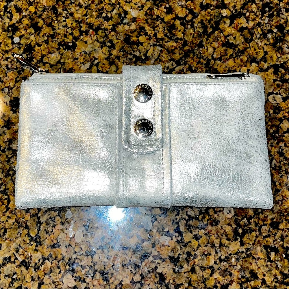 ⭐️ NWOT Badgley Mischka fold over clutch